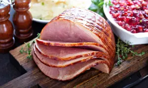 Najlepsze przyprawy do parzenia szynki – jak nadać jej idealny smak i aromat