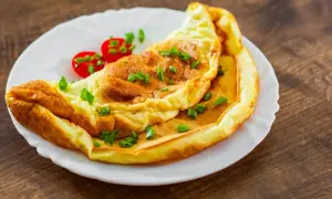 Jak zrobić omlet na szybko: 5 minut do pysznego śniadania