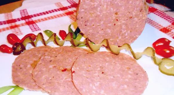 Jakie przyprawy do mielonki z szynkowara? Sekret idealnego smaku i aromatu