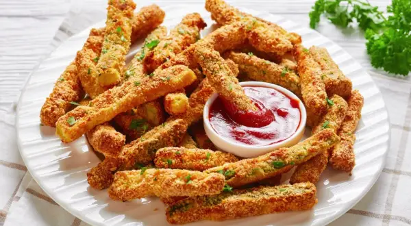 Frytki z cukinii - Przepis na zdrowe i chrupiące frytki z cukinii