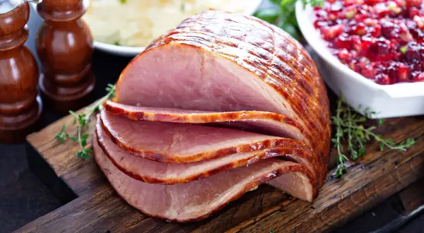 Najlepsze przyprawy do parzenia szynki – jak nadać jej idealny smak i aromat