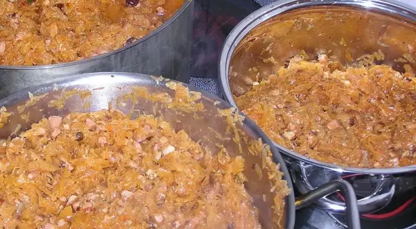 Jakie przyprawy do bigosu są najlepsze? Sekrety idealnego smaku bigosu