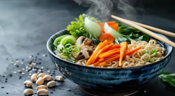 Makaron ramen z warzywami - Szybki przepis na chiński makaron z warzywami