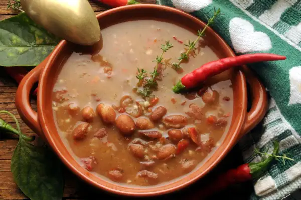Jak zrobić zupę fasolową domowym sposobem: 6 prostych kroków i sekretów